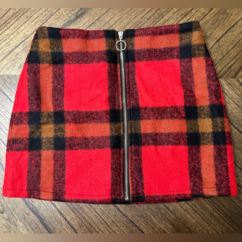 Forever 21 Red & Black Plaid O-Ring Zipper Front Preppy Mini Skirt Medium